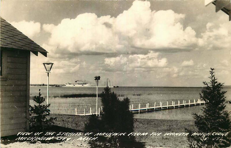 Waneta Cabin Court - Vintage Postcard